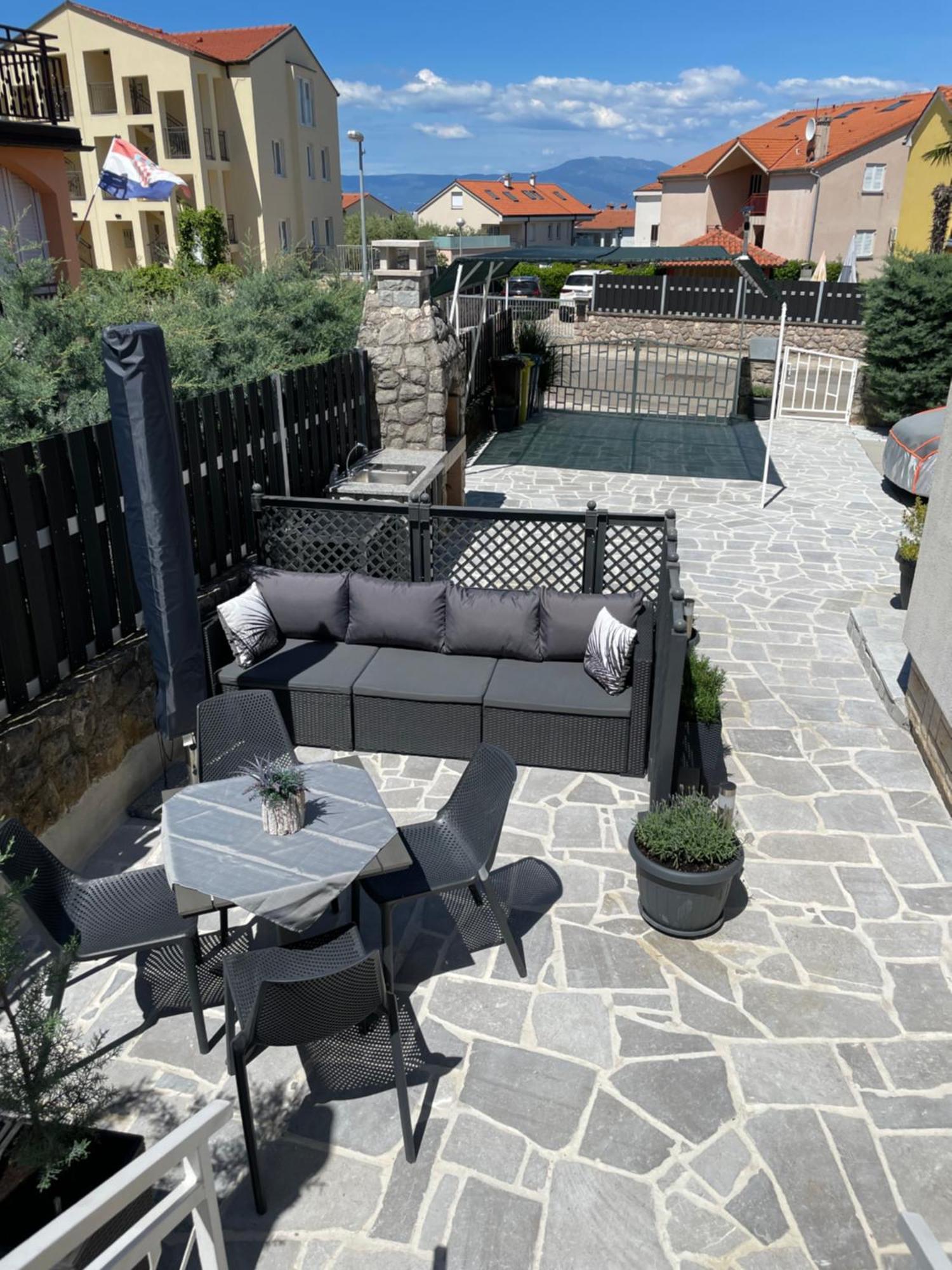 Casa Estancia Studio Apartment Njivice Buitenkant foto
